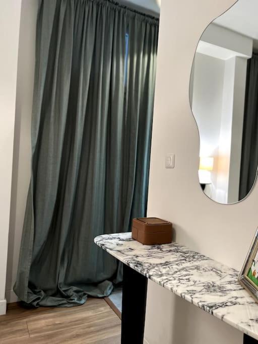 Eze Roc Apartment Luaran gambar