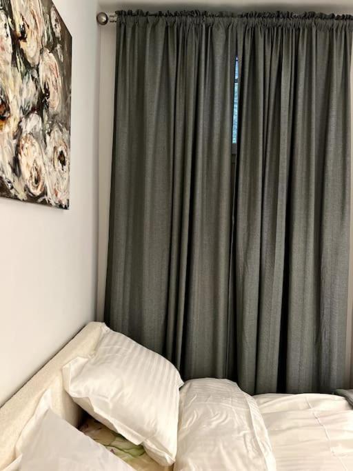 Eze Roc Apartment Luaran gambar
