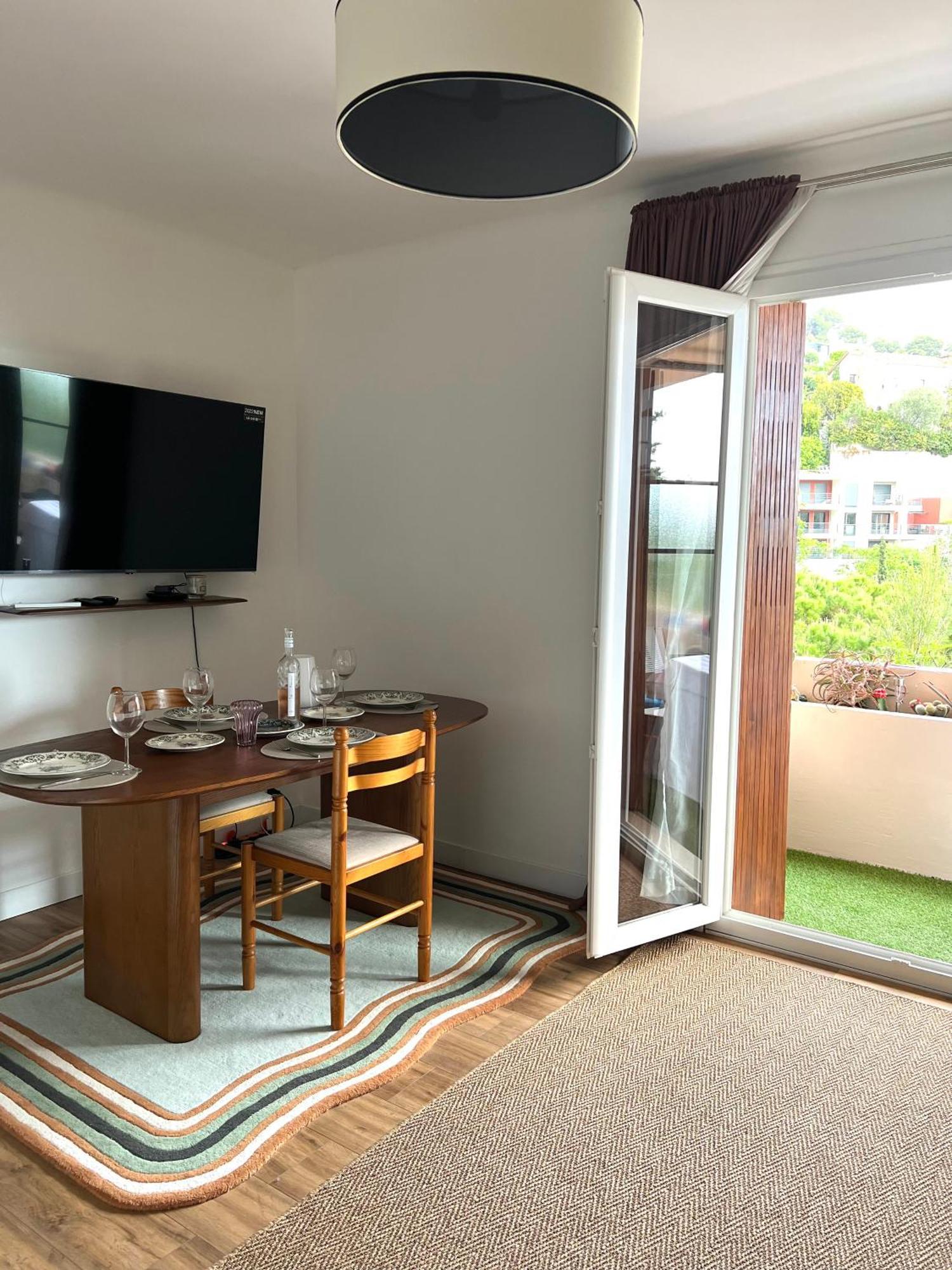 Eze Roc Apartment Luaran gambar