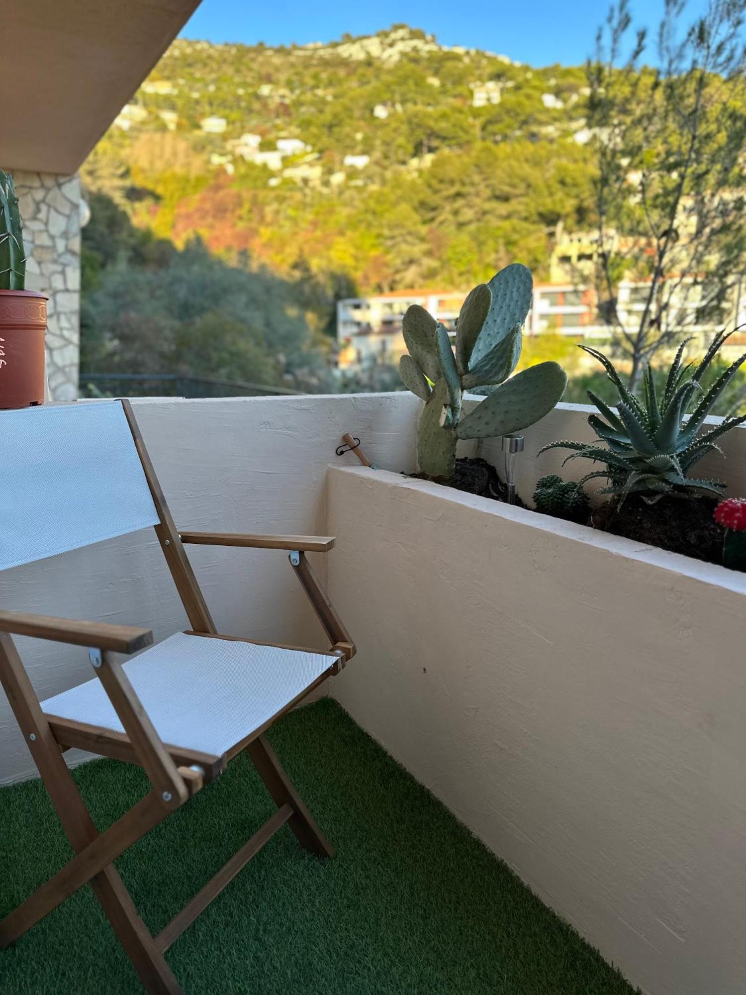 Eze Roc Apartment Luaran gambar